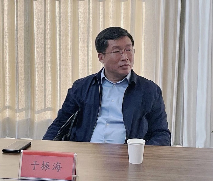 于校长.jpg