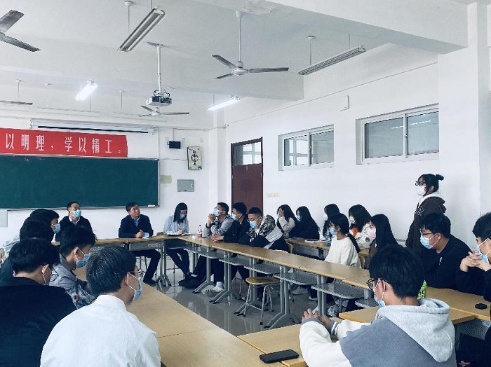 于校.jpg 于校.jpg